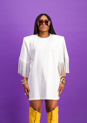 ZENDAYA white oversized t-shirt dress with shoulder pads and fringes