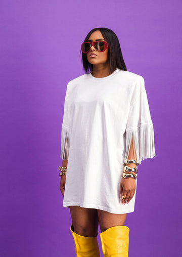 ZENDAYA white oversized t-shirt dress with shoulder pads and fringes